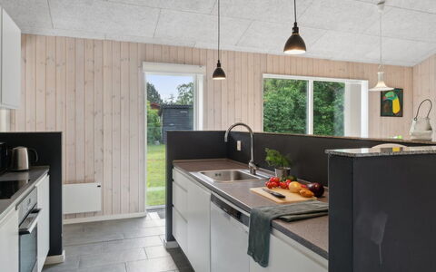 Dorreth - 3.2Km from the Sea: Blauw, Struik, Verblijf, Groundcover, Tuin, Landgoed, Schaduw, Landscaping, Boerderij, Eco Hotel