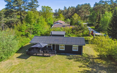 Aldina - 400M to the Fjord: Hout, Huis, Veranda, Dek, Hardwood, Dak, Beits, Houten Vloer, Eco Hotel