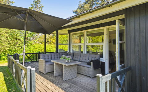 Aldina - 400M to the Fjord: Hout, Huis, Veranda, Dek, Hardwood, Dak, Beits, Houten Vloer, Eco Hotel