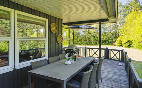 Aldina - 400M to the Fjord: Hout, Huis, Veranda, Dek, Hardwood, Dak, Beits, Houten Vloer, Eco Hotel