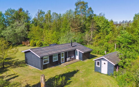 Aldina - 400M to the Fjord: Hout, Huis, Veranda, Dek, Hardwood, Dak, Beits, Houten Vloer, Eco Hotel