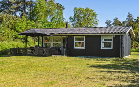 Aldina - 400M to the Fjord: Hout, Huis, Veranda, Dek, Hardwood, Dak, Beits, Houten Vloer, Eco Hotel