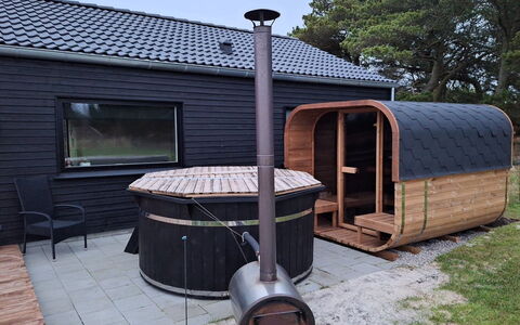 Syni - 450M from the Sea: Dak, Huis, Deur, Verblijf, Schaduw, Siding, Werf, Landgoed, Backyard