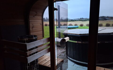 Syni - 450M from the Sea: Dak, Huis, Deur, Verblijf, Schaduw, Siding, Werf, Landgoed, Backyard