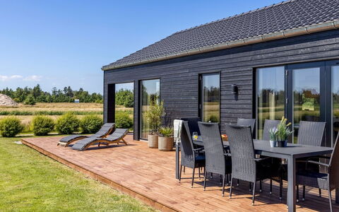 Syni - 450M from the Sea: Dak, Huis, Deur, Verblijf, Schaduw, Siding, Werf, Landgoed, Backyard