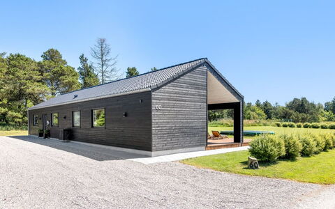 Syni - 450M from the Sea: Dak, Huis, Deur, Verblijf, Schaduw, Siding, Werf, Landgoed, Backyard