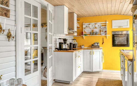 Ellinore - from the Sea: Interieur Ontwerp, Flooring, Hout, Keuken, Meubilair, Countertop, Cabinetry, Verdieping, Plafond, Verlichting