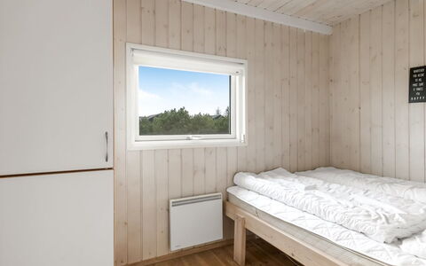 Juris - 950M from the Sea: Hout, Verdieping, Slaapkamer, Plank, Hardwood, Beits, Bedding, Bed, Laken, Houten Vloer
