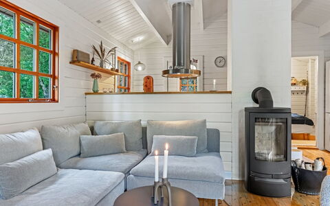Barthi - 1.6Km from the Sea: Flooring, Interieur Ontwerp, Hout, Verdieping, Meubilair, Bankstel, Kamer, Woonkamer, Houten Vloer, Huis