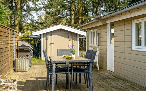 Livni - from the Sea: Verblijf, Backyard, Werf, Garden Gebouwen, Schuur, Siding, Buitenmeubels, Blokhut, Outdoor Structuur, Keet