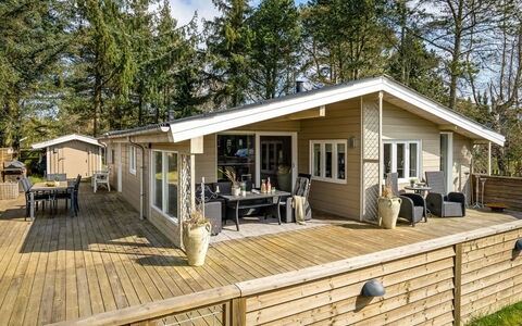 Livni - from the Sea: Verblijf, Backyard, Werf, Garden Gebouwen, Schuur, Siding, Buitenmeubels, Blokhut, Outdoor Structuur, Keet