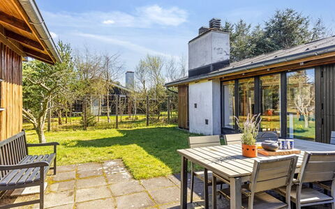 Amarie - 1Km from the Sea: Huis, Huis, Dak, Woongebied, Verblijf, Landgoed, Boerderij, Gazon, Landscaping, Siding