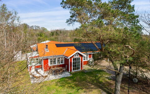 Tarje - 320M from the Sea: Hout, Dak, Architectuur, Huis, Huis, Verblijf, Siding, Hardwood, Helling, Landgoed