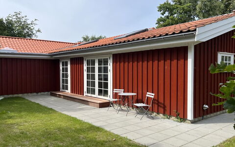 Tarje - 320M from the Sea: Hout, Dak, Architectuur, Huis, Huis, Verblijf, Siding, Hardwood, Helling, Landgoed