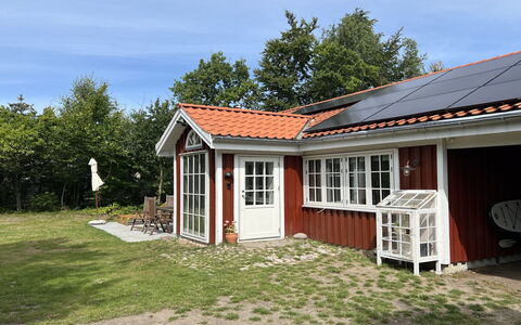 Tarje - 320M from the Sea: Hout, Dak, Architectuur, Huis, Huis, Verblijf, Siding, Hardwood, Helling, Landgoed