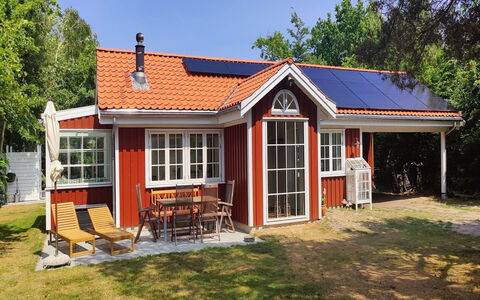 Tarje - 320M from the Sea: Hout, Dak, Architectuur, Huis, Huis, Verblijf, Siding, Hardwood, Helling, Landgoed