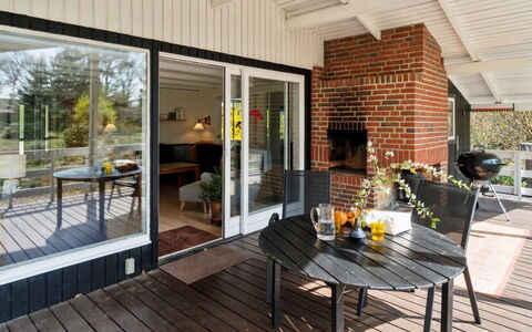 Gjertrud - 1Km from the Sea: Dak, Huis, Huis, Verblijf, Siding, Landgoed, Oprit, Garden Gebouwen, Werf, Schuur