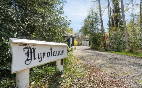 Gjertrud - 1Km from the Sea: Dak, Huis, Huis, Verblijf, Siding, Landgoed, Oprit, Garden Gebouwen, Werf, Schuur