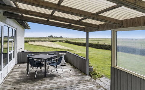 Janin - 400M from the Sea: Blauw, Struik, Verblijf, Groundcover, Tuin, Landgoed, Schaduw, Landscaping, Boerderij, Eco Hotel