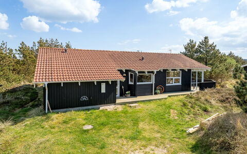 Elisenda - 1Km from the Sea: Hout, Huis, Veranda, Dek, Hardwood, Dak, Beits, Houten Vloer, Eco Hotel