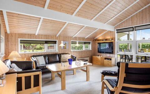 Maira - from the Sea: Hout, Huis, Verblijf, Plafond, Deur, Veranda, Hardwood, Beits, Schaduw