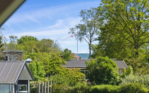 Deljan - 200M from the Sea: Dak, Huis, Huis, Verblijf, Deur, Siding, Dek, Veranda, Plank, Hardwood