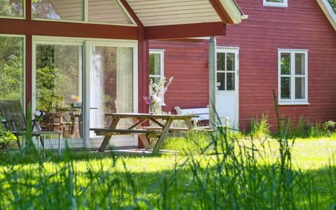 Deljan - 200M from the Sea: Dak, Huis, Huis, Verblijf, Deur, Siding, Dek, Veranda, Plank, Hardwood
