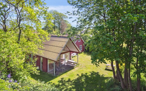 Deljan - 200M from the Sea: Dak, Huis, Huis, Verblijf, Deur, Siding, Dek, Veranda, Plank, Hardwood
