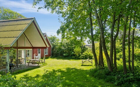 Deljan - 200M from the Sea: Dak, Huis, Huis, Verblijf, Deur, Siding, Dek, Veranda, Plank, Hardwood