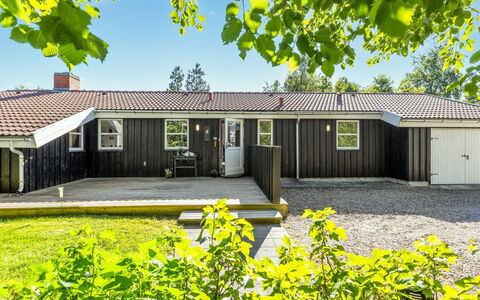 Olli - 600M from the Sea: Gras, Grasland, Land Lot, Verblijf, Landelijk Gebied, Weide, Garden Gebouwen, Tuin, Schuur