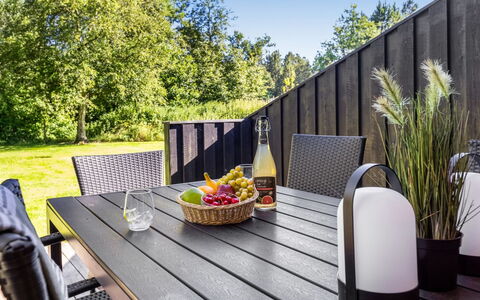 Olli - 600M from the Sea: Gras, Grasland, Land Lot, Verblijf, Landelijk Gebied, Weide, Garden Gebouwen, Tuin, Schuur