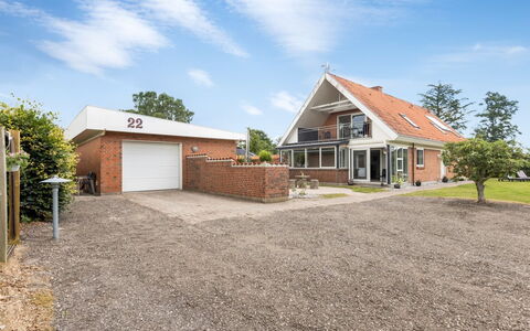 Sissela - from the Sea: Hout, Huis, Veranda, Dek, Hardwood, Dak, Beits, Houten Vloer, Eco Hotel