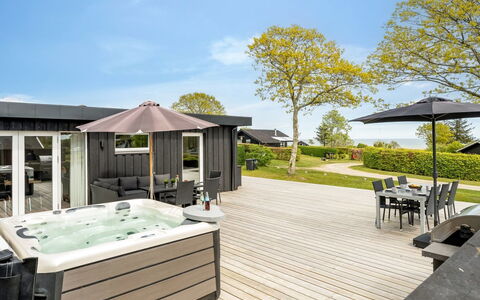Tonna - from the Sea: Hout, Huis, Veranda, Dek, Hardwood, Dak, Beits, Houten Vloer, Eco Hotel