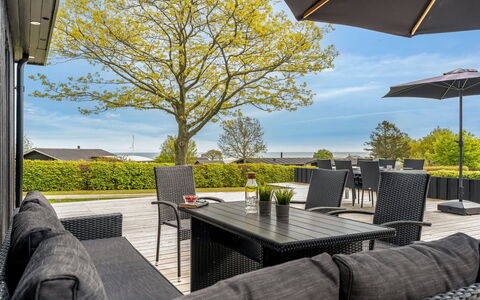 Tonna - from the Sea: Hout, Huis, Veranda, Dek, Hardwood, Dak, Beits, Houten Vloer, Eco Hotel