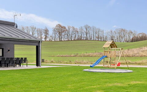 Marinus - 800M from the Sea: Dak, Huis, Deur, Verblijf, Schaduw, Siding, Werf, Landgoed, Backyard