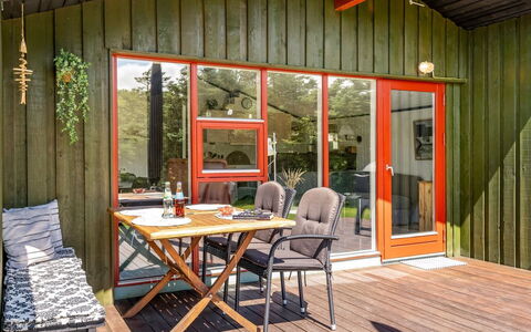 Spasena - 600M from the Sea: Hout, Huis, Veranda, Dek, Hardwood, Dak, Beits, Houten Vloer, Eco Hotel