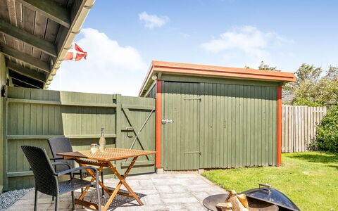 Spasena - 600M from the Sea: Hout, Huis, Veranda, Dek, Hardwood, Dak, Beits, Houten Vloer, Eco Hotel