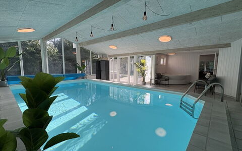 Anabela - from the Sea: Dak, Huis, Huis, Verblijf, Siding, Landgoed, Oprit, Garden Gebouwen, Werf, Schuur