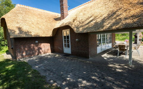 Ejvi - 4Km from the Sea: Thatching, Dak, Verblijf, Huis, Huis, Hut, Oprit, Boerderij, Schoorsteen