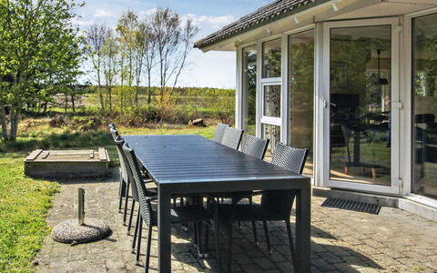 Alina - 1Km from the Sea: Meubilair, Interieur Ontwerp, Stoel, Flooring, Tafel, Toevlucht, Verdieping, Plafond, Kamer, Eco Hotel