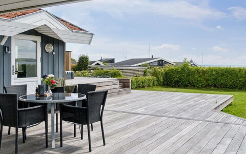 Nahele - 150M from the Sea: Meubilair, Interieur Ontwerp, Flooring, Verdieping, Plafond, Kamer, Stoel, Tafel, Appartement, Keuken En Eettafel