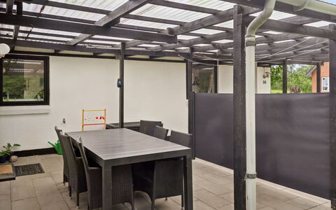 Thorward - 100M from the Sea: Hout, Huis, Veranda, Dek, Hardwood, Dak, Beits, Houten Vloer, Eco Hotel