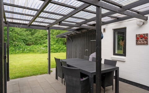 Thorward - 100M from the Sea: Hout, Huis, Veranda, Dek, Hardwood, Dak, Beits, Houten Vloer, Eco Hotel