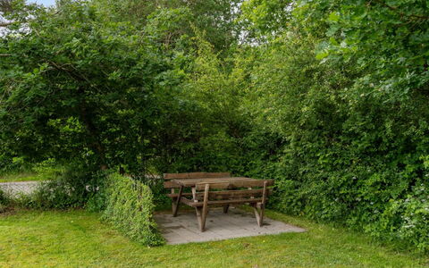 Thorward - 100M from the Sea: Hout, Huis, Veranda, Dek, Hardwood, Dak, Beits, Houten Vloer, Eco Hotel