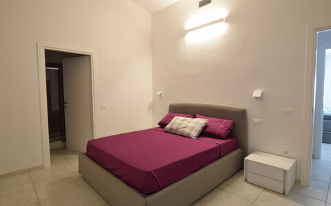 Villa Del Sole In Budoni Sea View: Meubilair, Comfort, Gebouw, Hout, Verlichting, Interieur Ontwerp, Huis, Bed Frame, Flooring