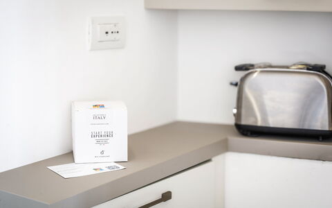 Conero Bluloft: Huishoudapparatuur, Keuken, Toestel Van De Keuken, Countertop, Cabinetry, Small Appliance