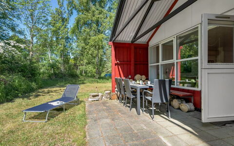 Duende - 200M from the Sea: Dak, Huis, Huis, Verblijf, Deur, Siding, Dek, Veranda, Plank, Hardwood