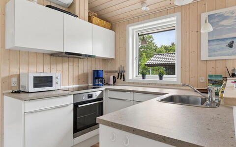 Vojdan - 600M from the Sea: Keuken, Hout, Countertop, Flooring, Toestel Van De Keuken, Interieur Ontwerp, Verdieping, Major Appliance, Wastafel, Huis