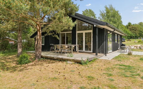 Vojdan - 600M from the Sea: Verblijf, Schaduw, Garden Gebouwen, Natuurlijk Materiaal, Landgoed, Boerderij, Schuur, Bos, Siding, Veranda