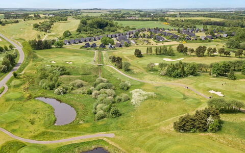 Erly - 18Km to the Fjord: Blauw, Struik, Verblijf, Groundcover, Tuin, Landgoed, Schaduw, Landscaping, Boerderij, Eco Hotel